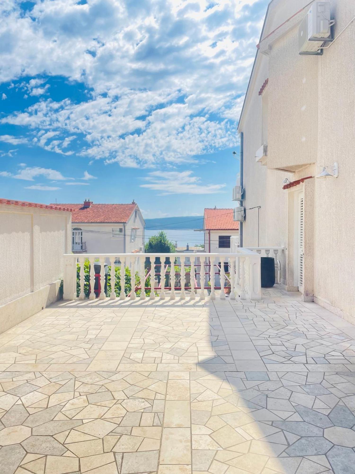 Anmarie Apartments Crikvenica Bagian luar foto